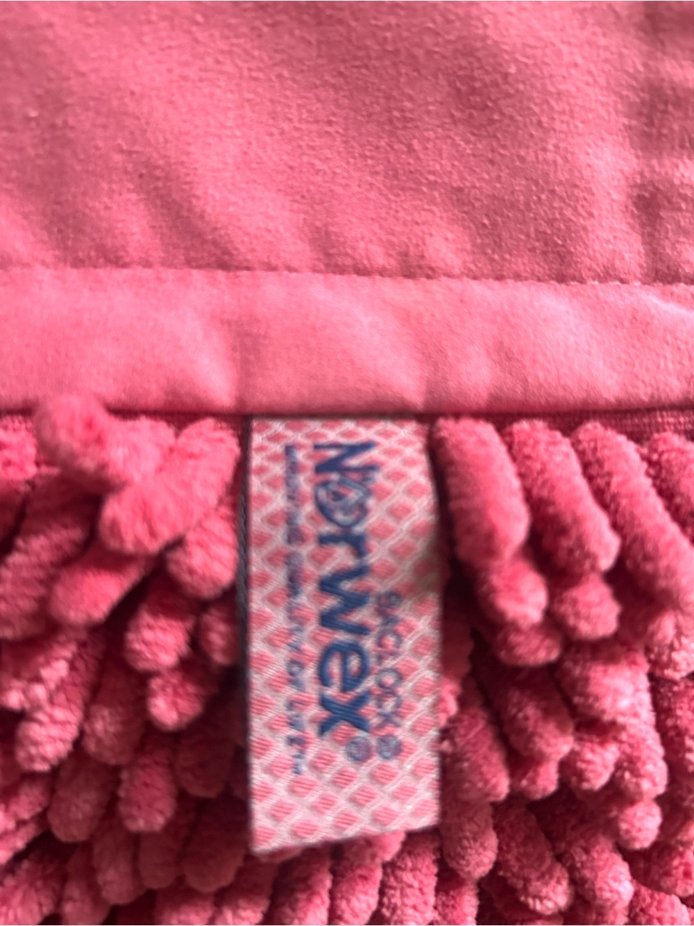 Norwex Pink Chenille Microfiber Hand Covers - Picture 4 of 4